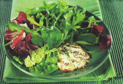 Запеченный козий сыр с салатом из зелени - блюдо 300 калорий - меню для похудения